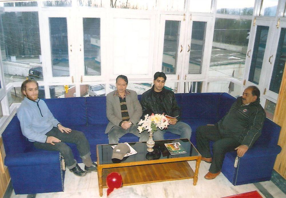 Hotel Zahgeer Continental - Srinagar Εξωτερικό φωτογραφία